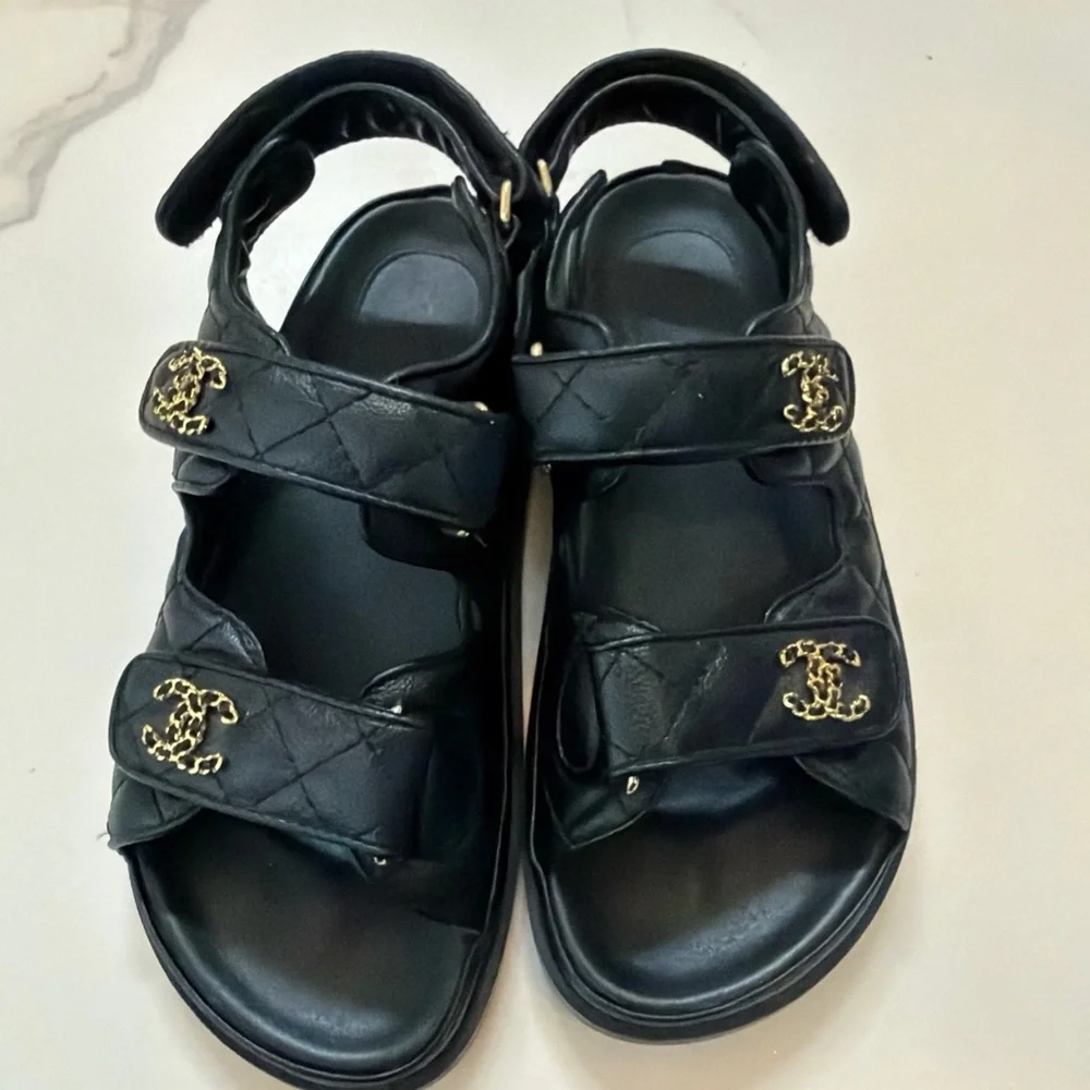 CHANEL Black Quilted Leather CC Logo Sandals with Gold Hardware - Picture 8 of 9